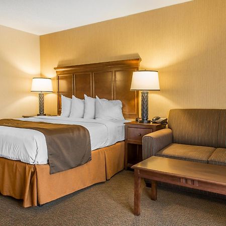 The Black Swan Lee - Lenox, Ascend Hotel Collection Екстер'єр фото