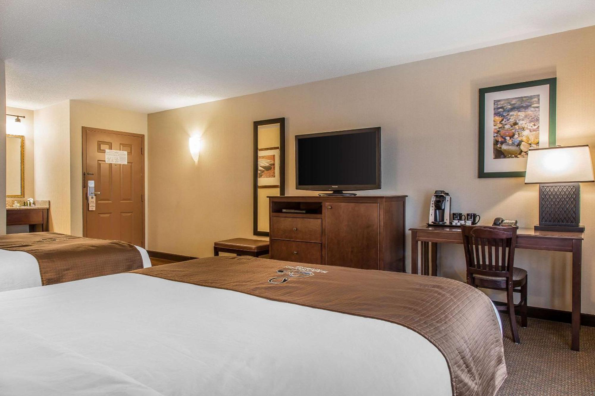 The Black Swan Lee - Lenox, Ascend Hotel Collection Екстер'єр фото
