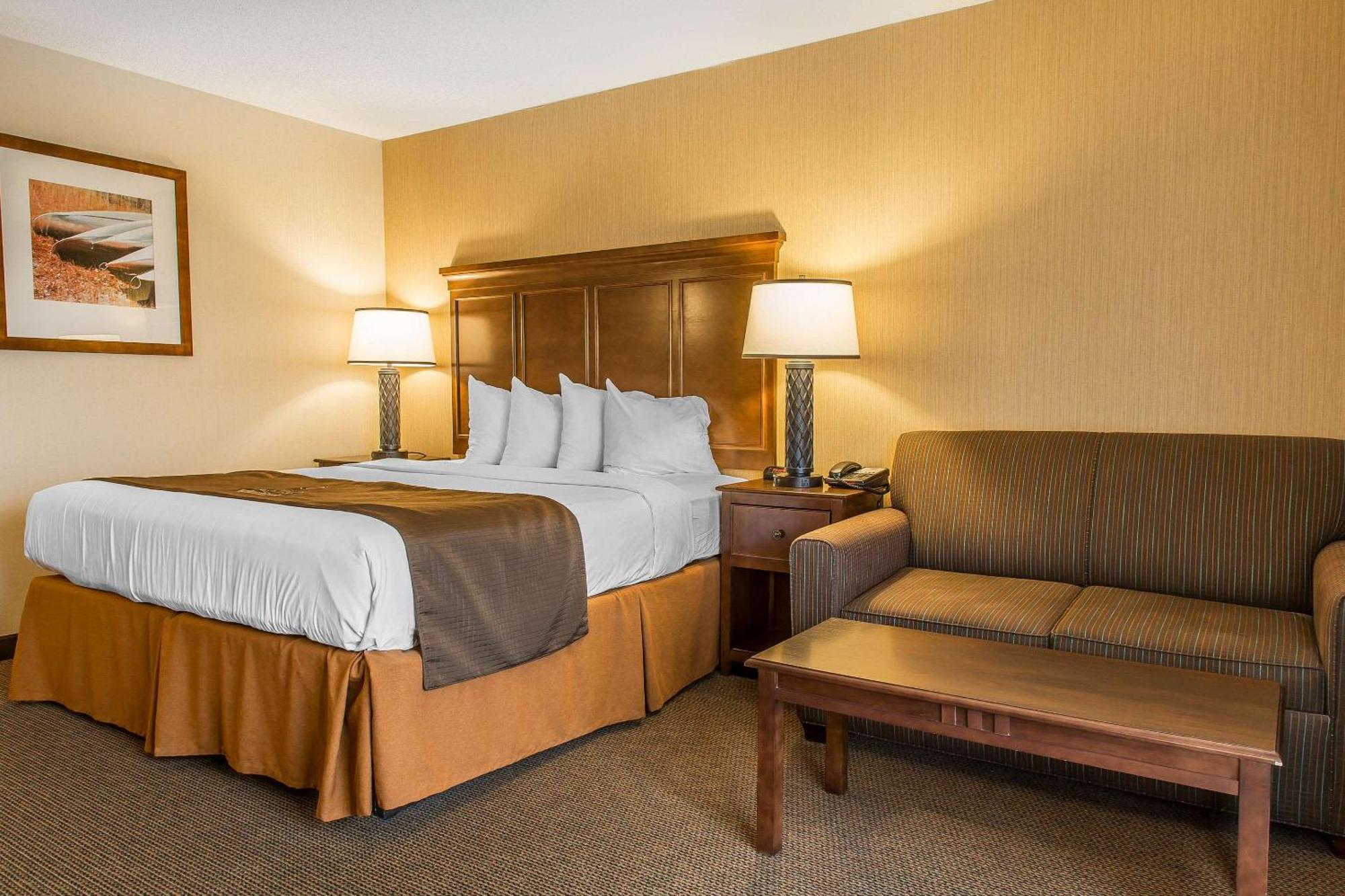 The Black Swan Lee - Lenox, Ascend Hotel Collection Екстер'єр фото
